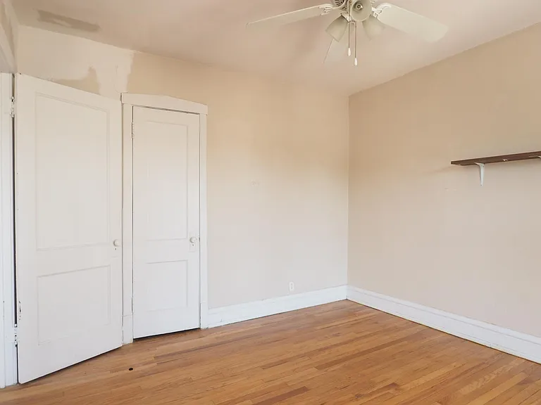 1963 W Foster Ave #1 — Photo 4