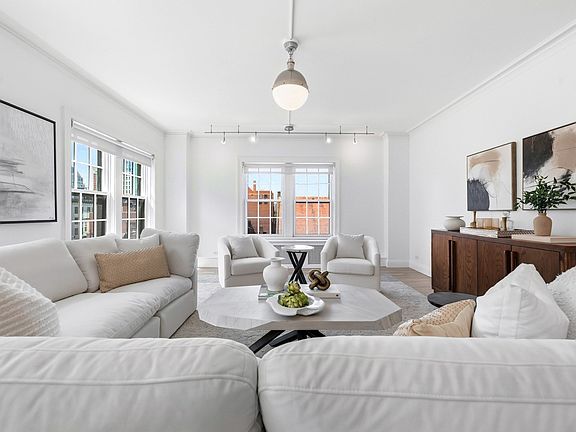 4th image of 90 Commonwealth Ave APT 22