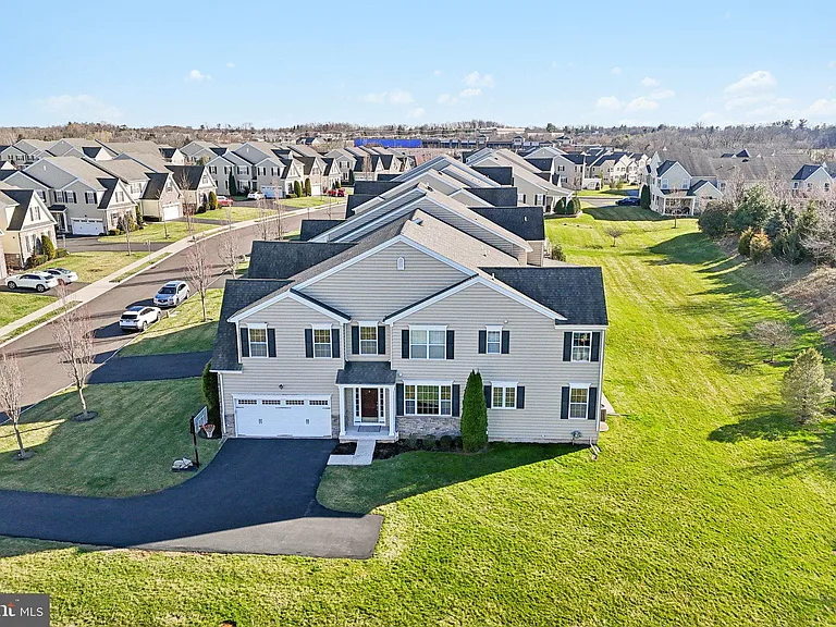 1035 Thorndale Dr — Photo 43