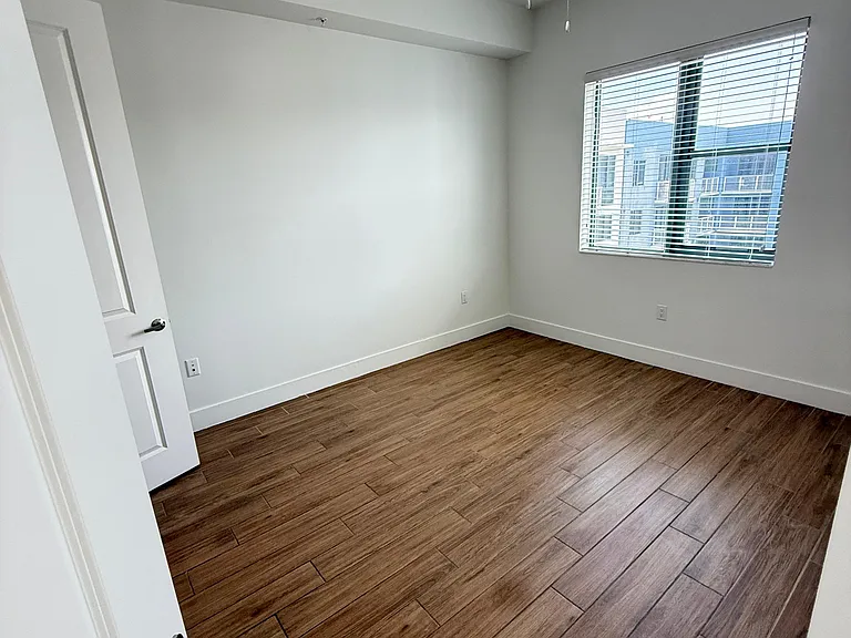 2114 NE 168th St #B1 — Photo 11