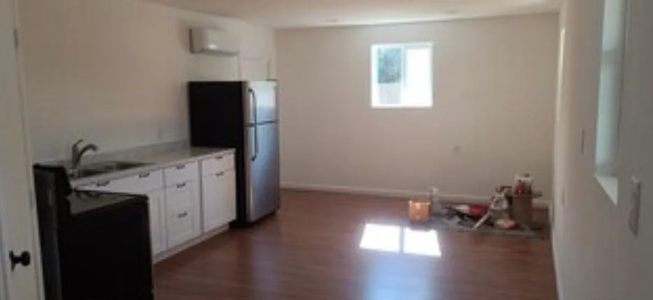 2109 E Sheridan St — Photo 2