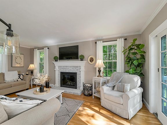 3rd image of 71 Wentworth Drive