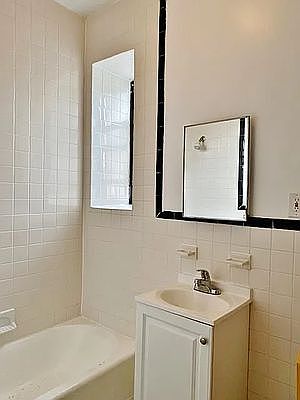4th image of 98 Avenue C