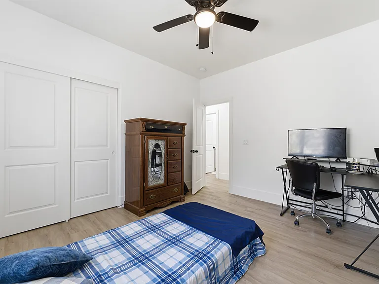 23841 Parke Ct — Photo 7