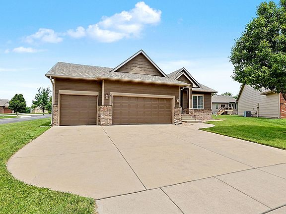 2nd image of 933 W Threewood Ct