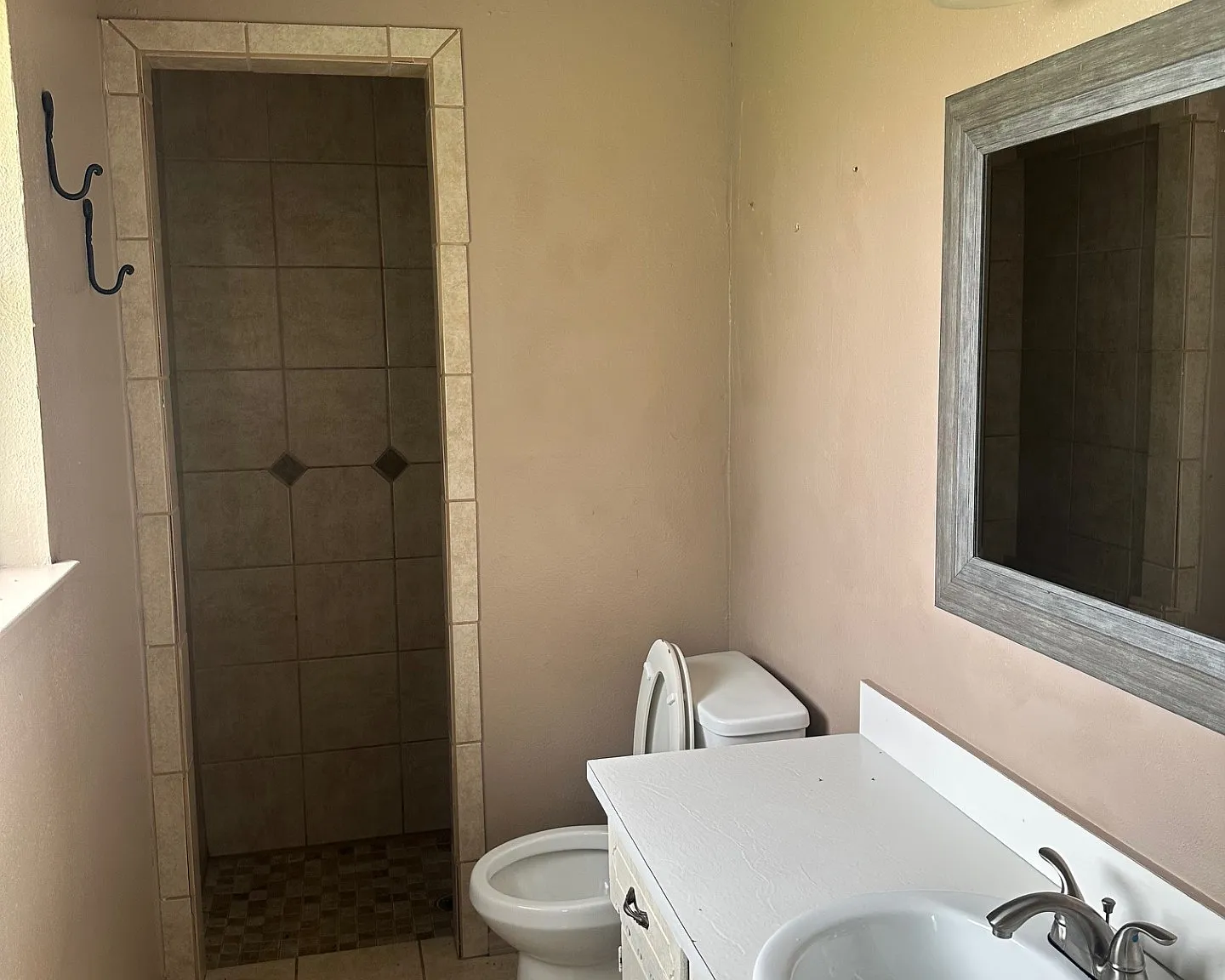 3 bed, 1421 sqft, $1,995 — Photo 3