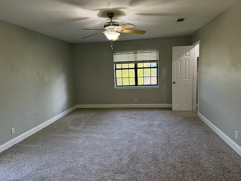 506 Pecos Trl — Photo 25