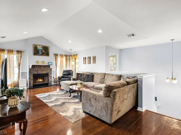 123 Chariot Ct, Piscataway Twp., NJ 08854