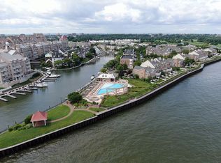 202 Shearwater Ct W #52, Jersey City, NJ