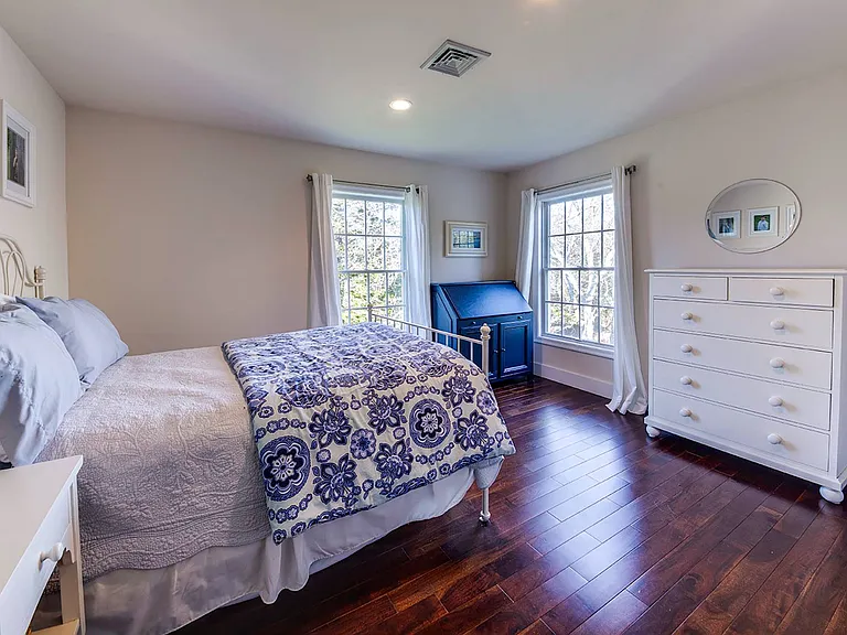 72 Long Ln — Photo 12