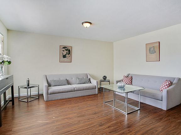 2nd image of 2216 Glasgow Dr APT 101