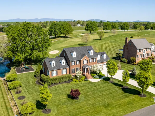 1048 N Fairway Dr, Forest, VA 24551
