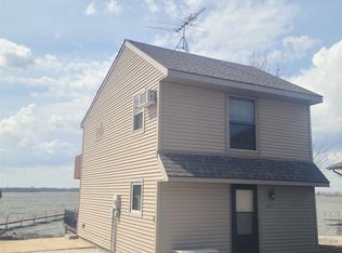 870 E Shore Dr, Lake View, IA 51450