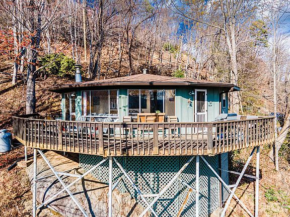 4th image of 503 Youngs Mountain Dr