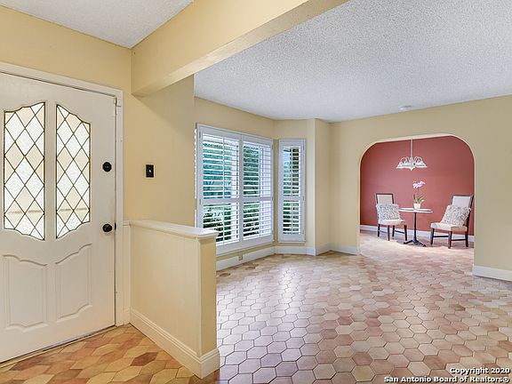 3rd image of 1726 Deer Run St