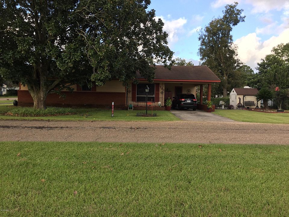 1st image of 701 Godchaux St