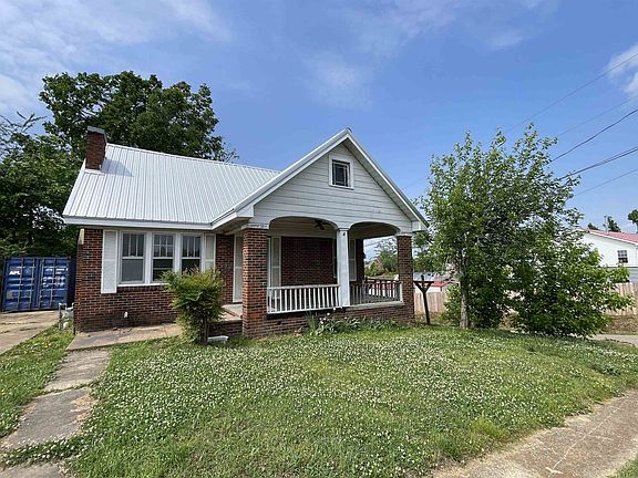 3rd image of 332 Pharr Ave