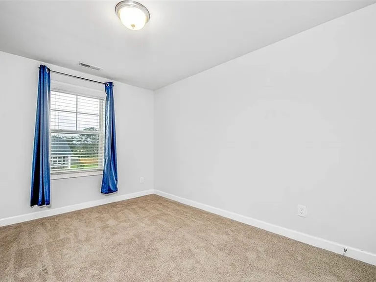 2209 Courtland Dr — Photo 20