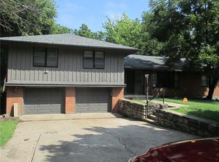 6878 Sni A Bar Rd, Kansas City, MO 64129