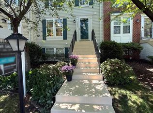 45275 Gable Sq, Sterling, VA 20164