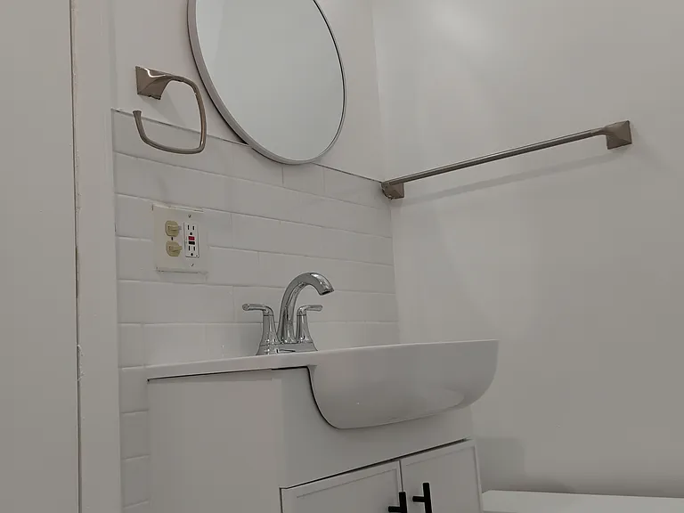 497 Tremont Ave #3 — Photo 17