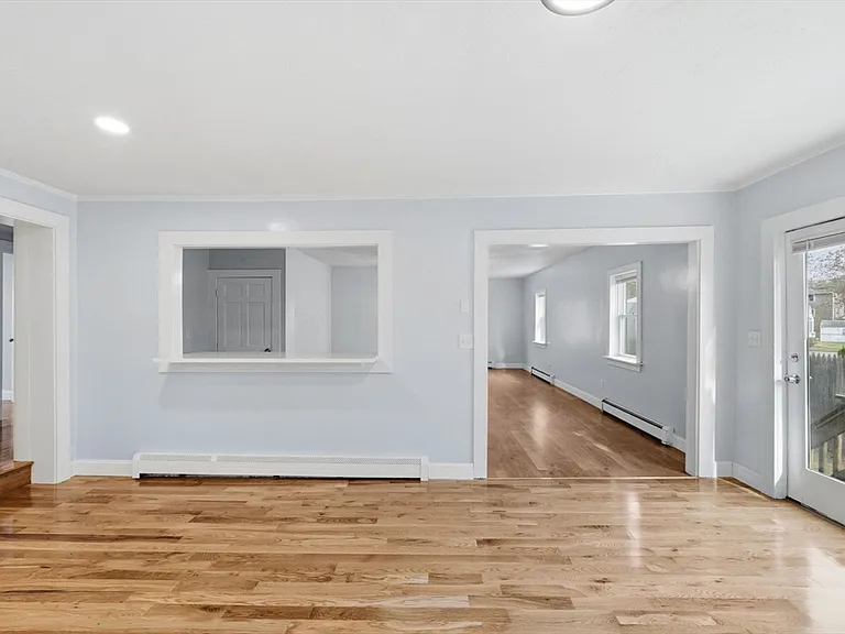 8 Ash St — Photo 17