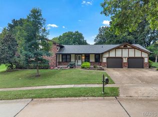 847 Pebblefield Ter, Ballwin, MO 63021