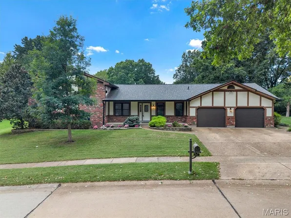847 Pebblefield Ter, Ballwin, MO 63021