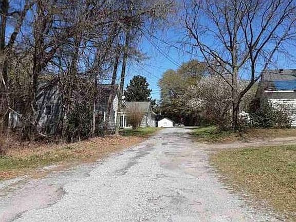 Exterior Neighborhood (street photo)