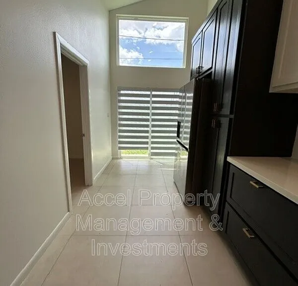 209 N 28th St — Photo 12
