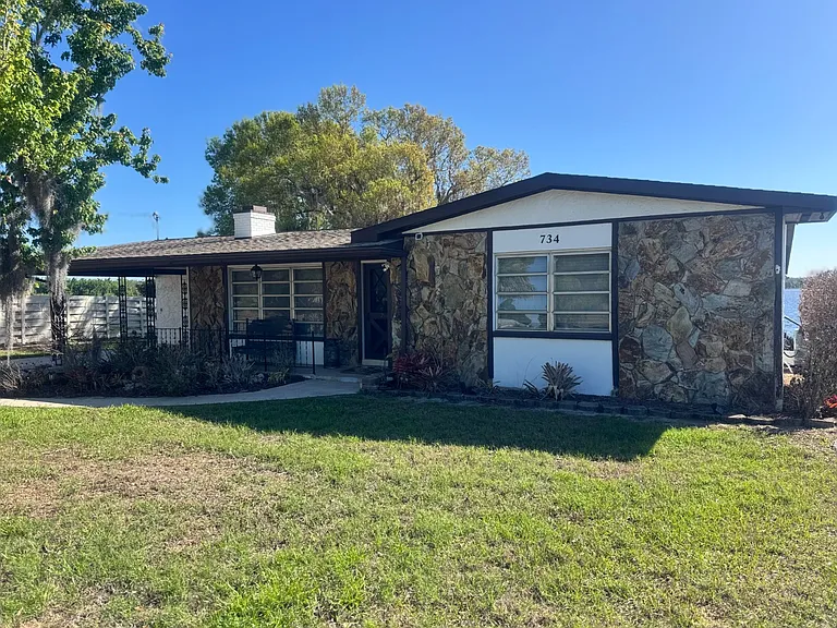 734 Memorial Dr — Photo 2