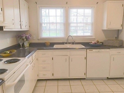 5th image of 2224 Sedgewick Dr