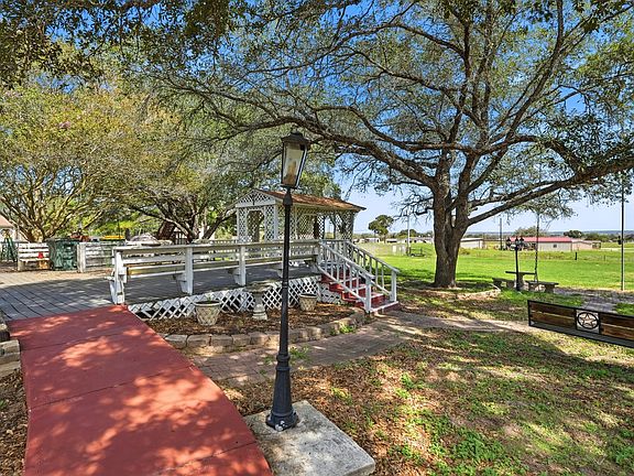 3rd image of 150 RANCH COUNTRY DR