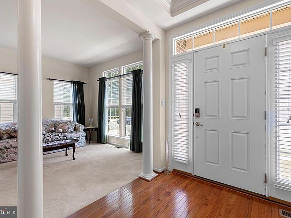 3rd image of 444 Glenturret Way