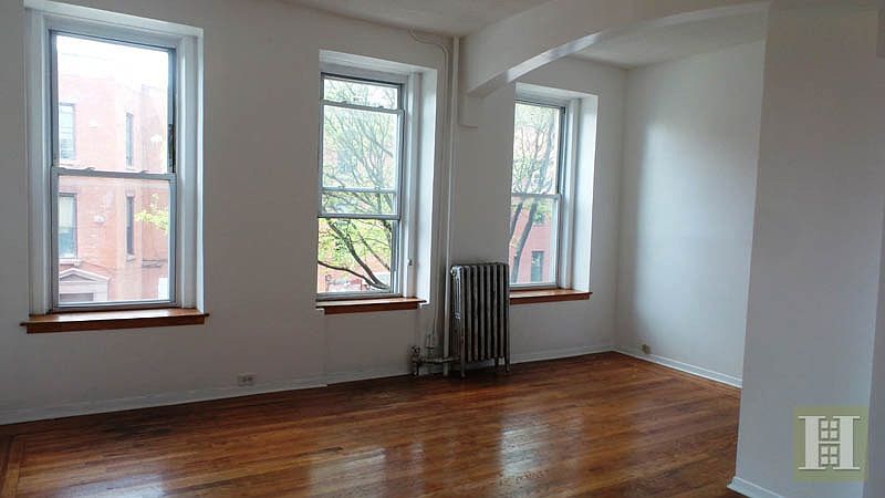 1st image of 217 Saint James Pl