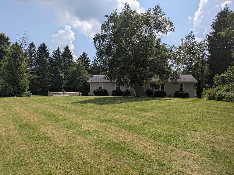 103 Shultz Dr — Photo 1