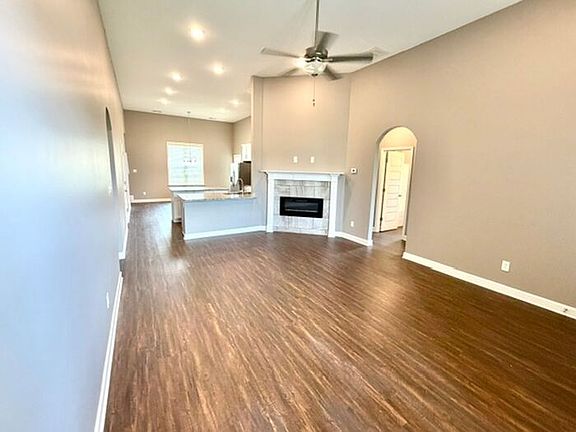 3rd image of 35 Birkdale Dr