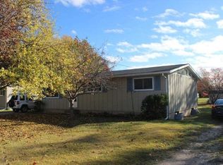 306 W Garfield Ave, Charlevoix, MI 49720