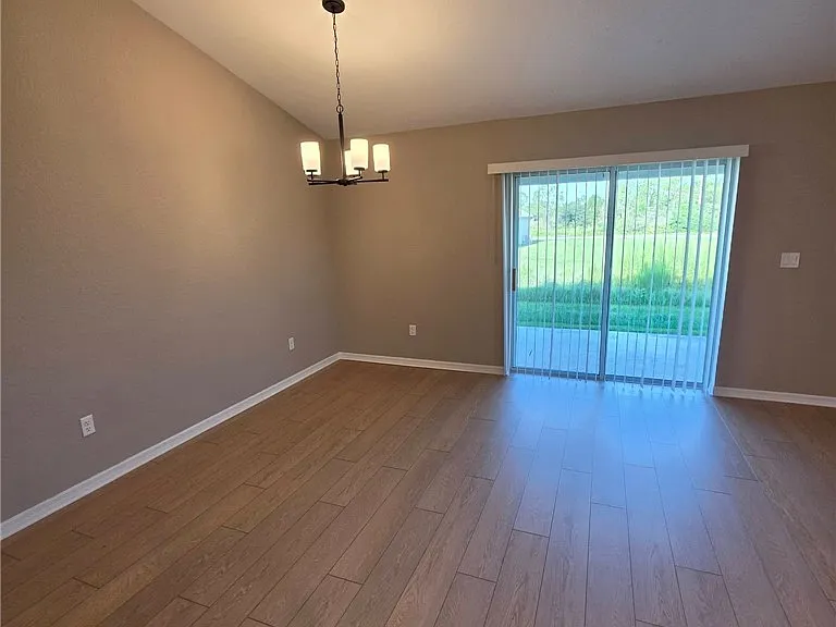 5527 Castania Dr — Photo 10