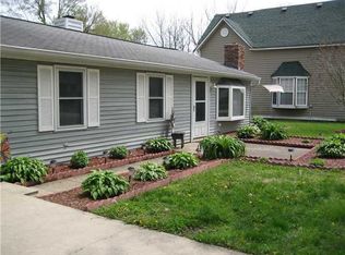 305 S Main St, Whitestown, IN 46075