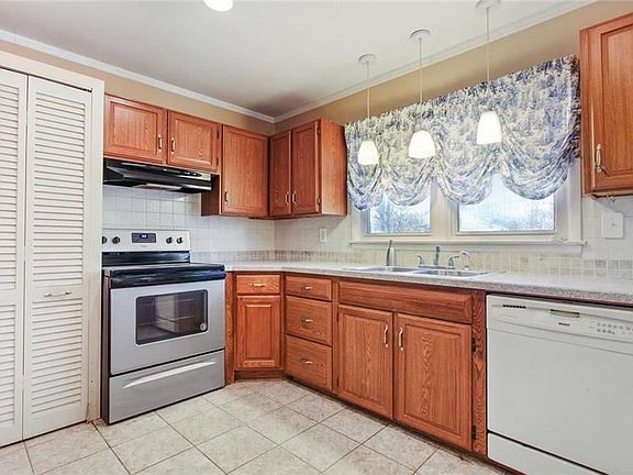 5th image of 9018 Goodman Dr