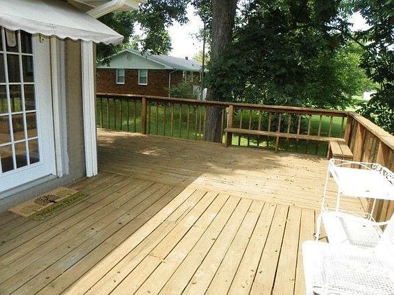 3rd image of 1428 Lomond Dr