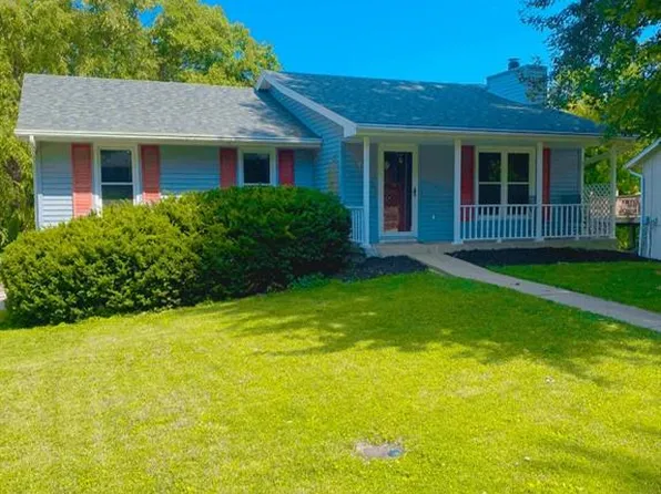 1305 Heather Cir, Kearney, MO 64060