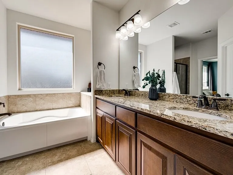 2316 Horizon Rd — Photo 2