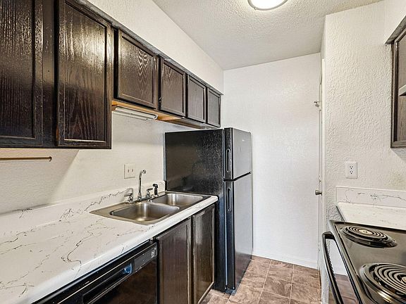 3rd image of 1937 Sharon Rd W #1925-102