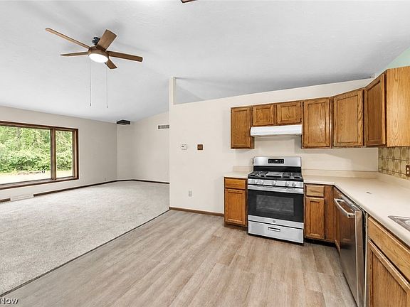 5th image of 1038 E 21st St