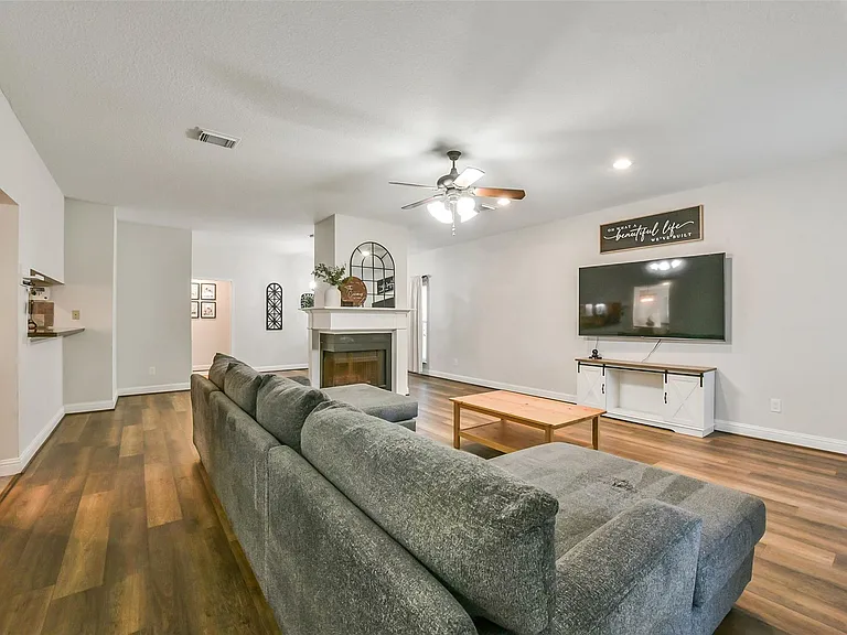 4010 Spring Branch Dr W — Photo 6