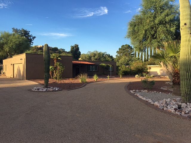 1st image of 735 W Landoran Ln