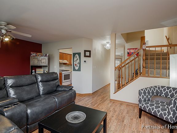 5th image of 267 Ashbury Ln W