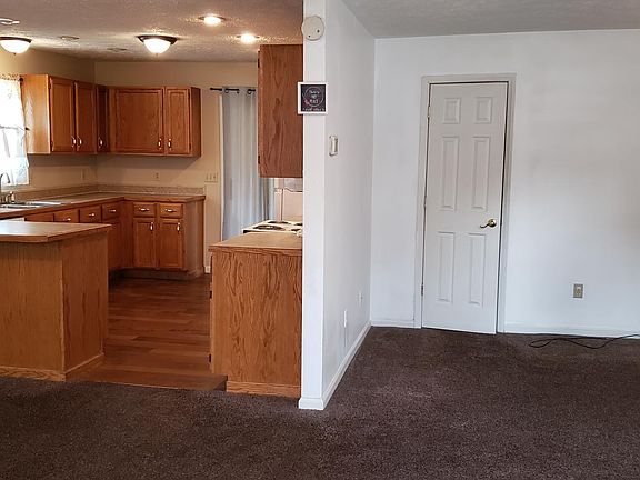4th image of 105 Willis St